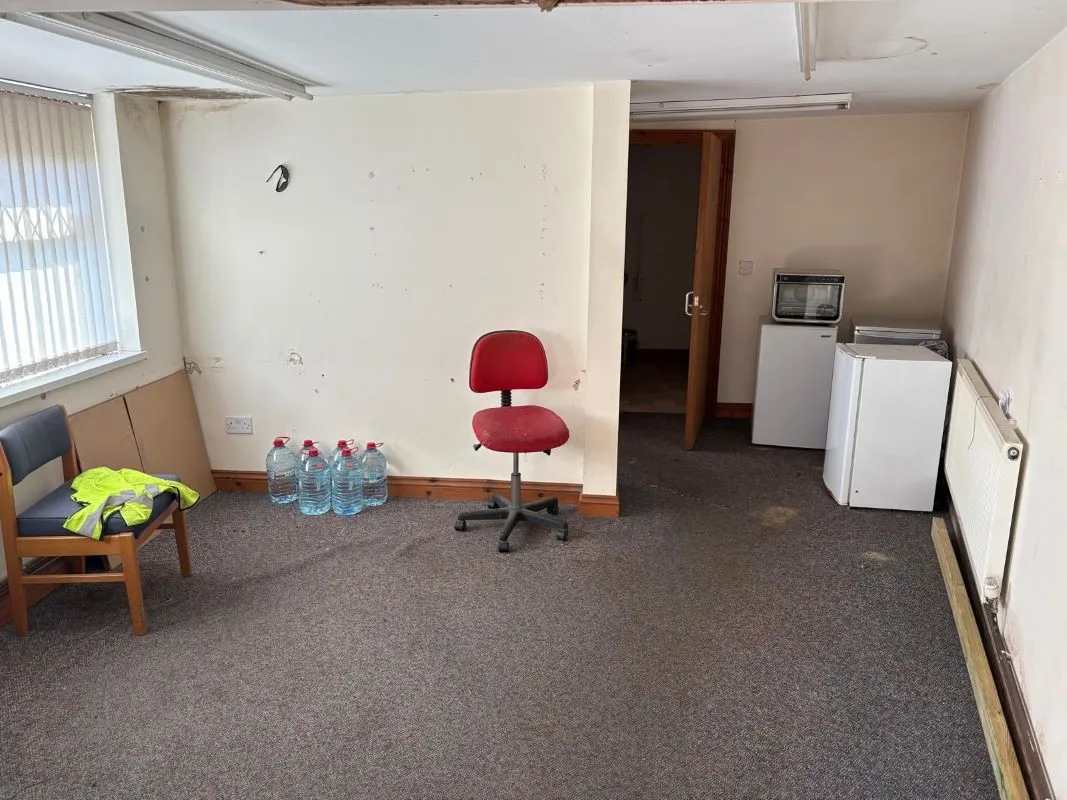 Ynysmeudwy, Swansea, SA8 4PJ - Online Auctions
