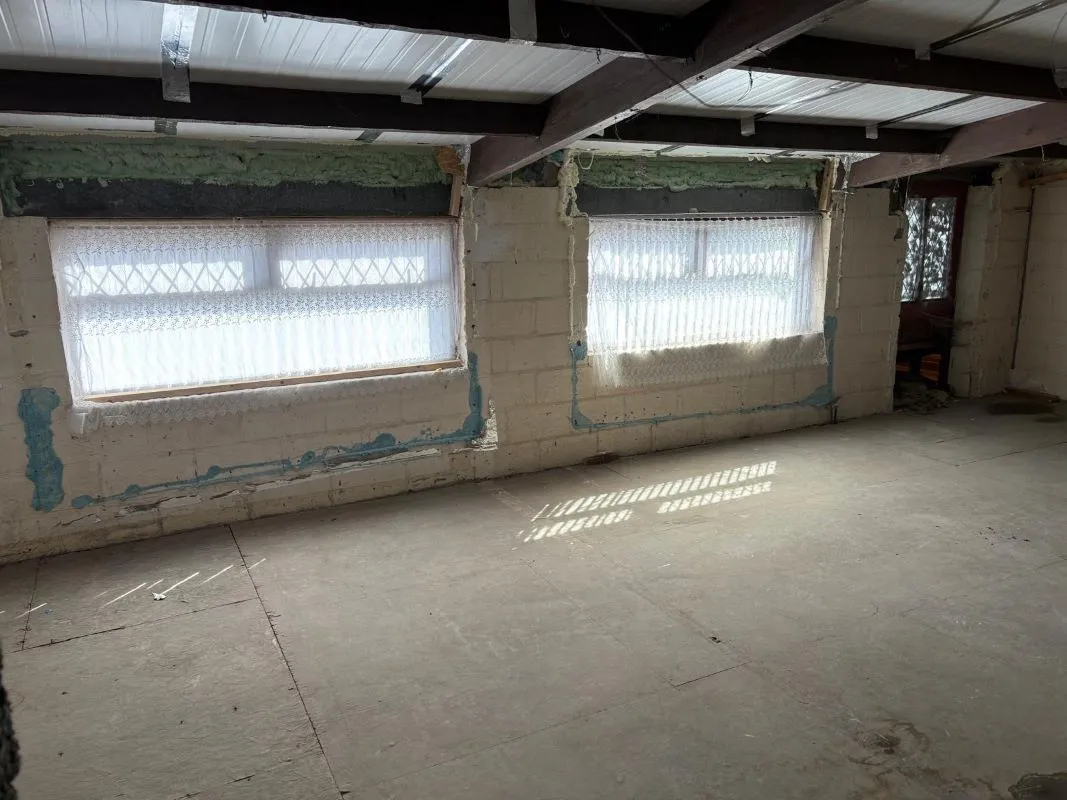 Ynysmeudwy, Swansea, SA8 4PJ - Online Auctions