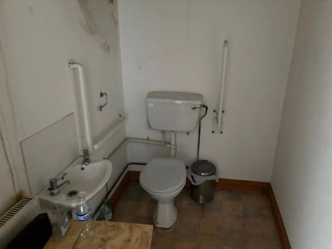 Ynysmeudwy, Swansea, SA8 4PJ - Online Auctions