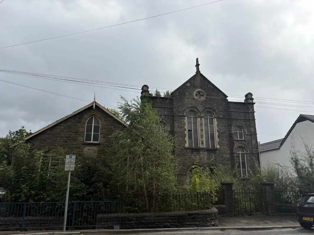 Clydach Road, Ynystawe, SA6 5AY - Online Auctions