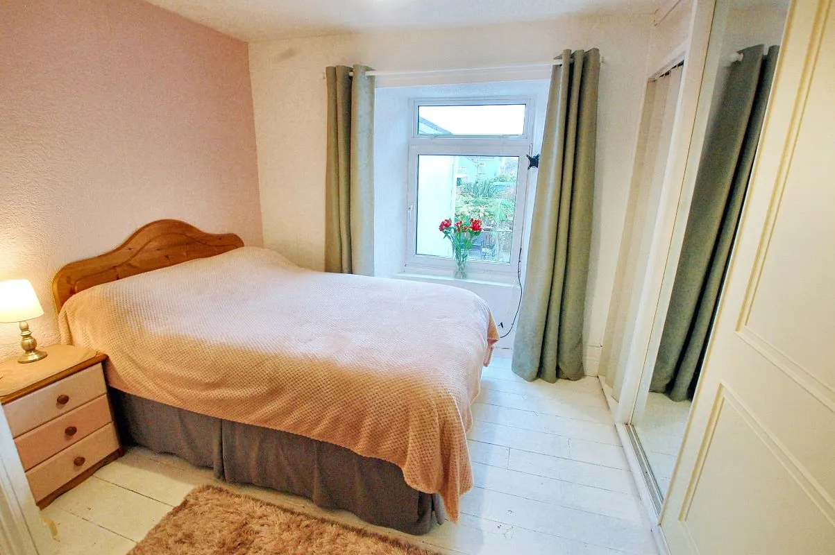 Pembroke Dock, Pembrokeshire, SA72 6DJ - Online Auctions