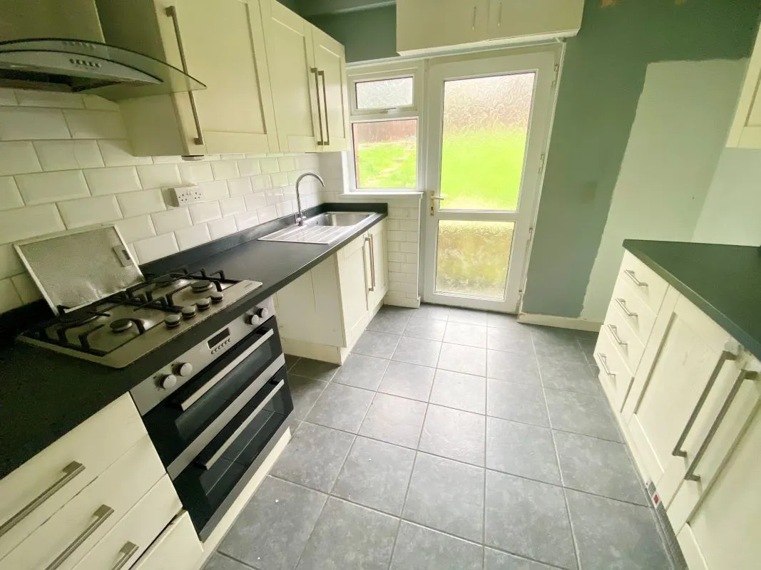 Heol Y Vagwr, clydach, Swansea, SA6 5NA - Online Auctions