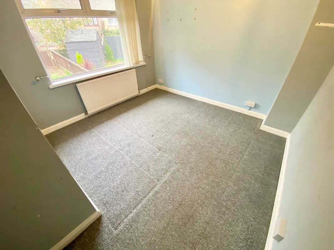 Heol Y Vagwr, clydach, Swansea, SA6 5NA - Online Auctions