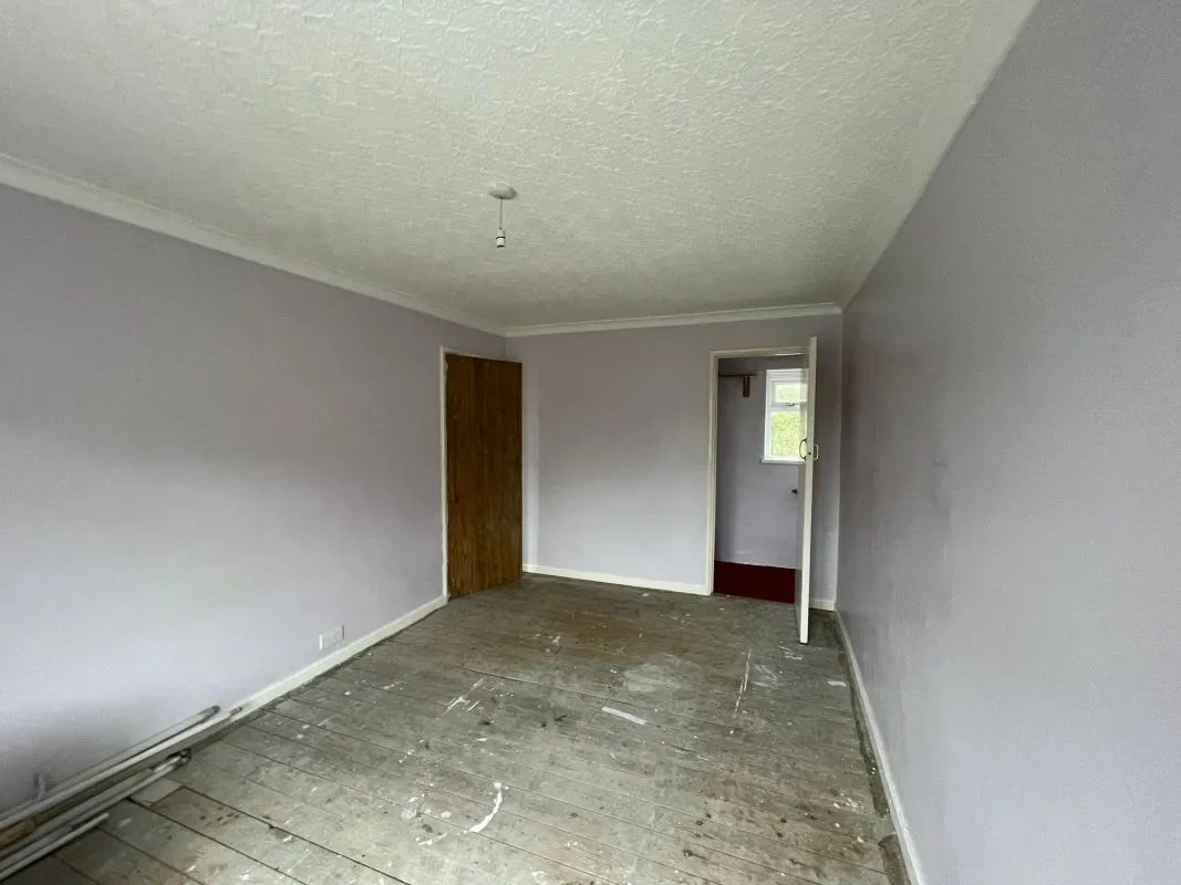 Penplas Road, Blaenymaes, Swansea, West Glamorgan, SA5 5PJ - Online Auctions