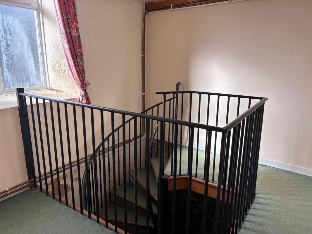 Nicholas Street, Pontypool, Torfaen, NP4 6JZ - Online Auctions