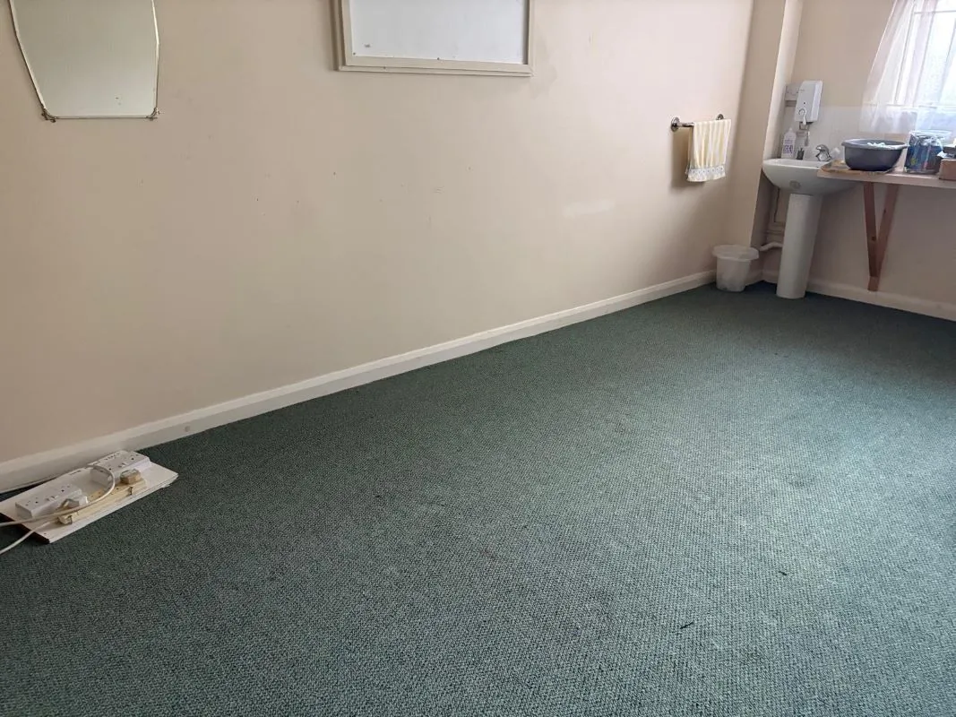 Nicholas Street, Pontypool, Torfaen, NP4 6JZ - Online Auctions