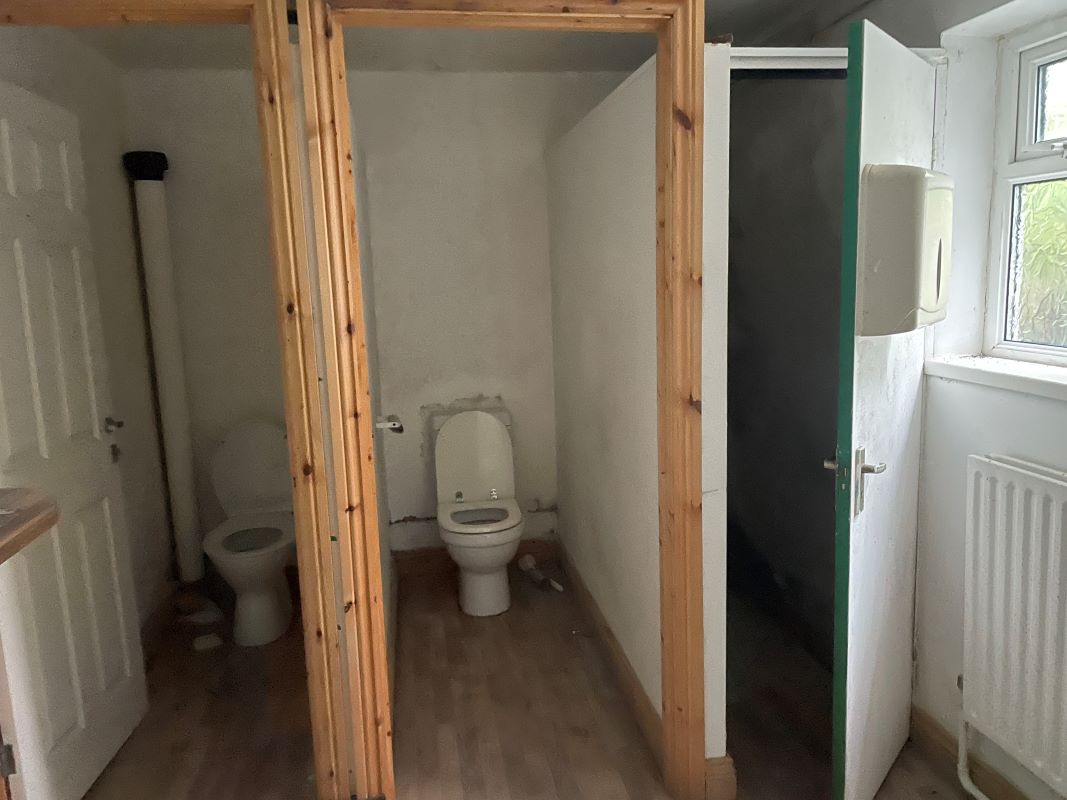 Tonypandy, Mid Glamorgan, CF40 2RN - Online Auctions