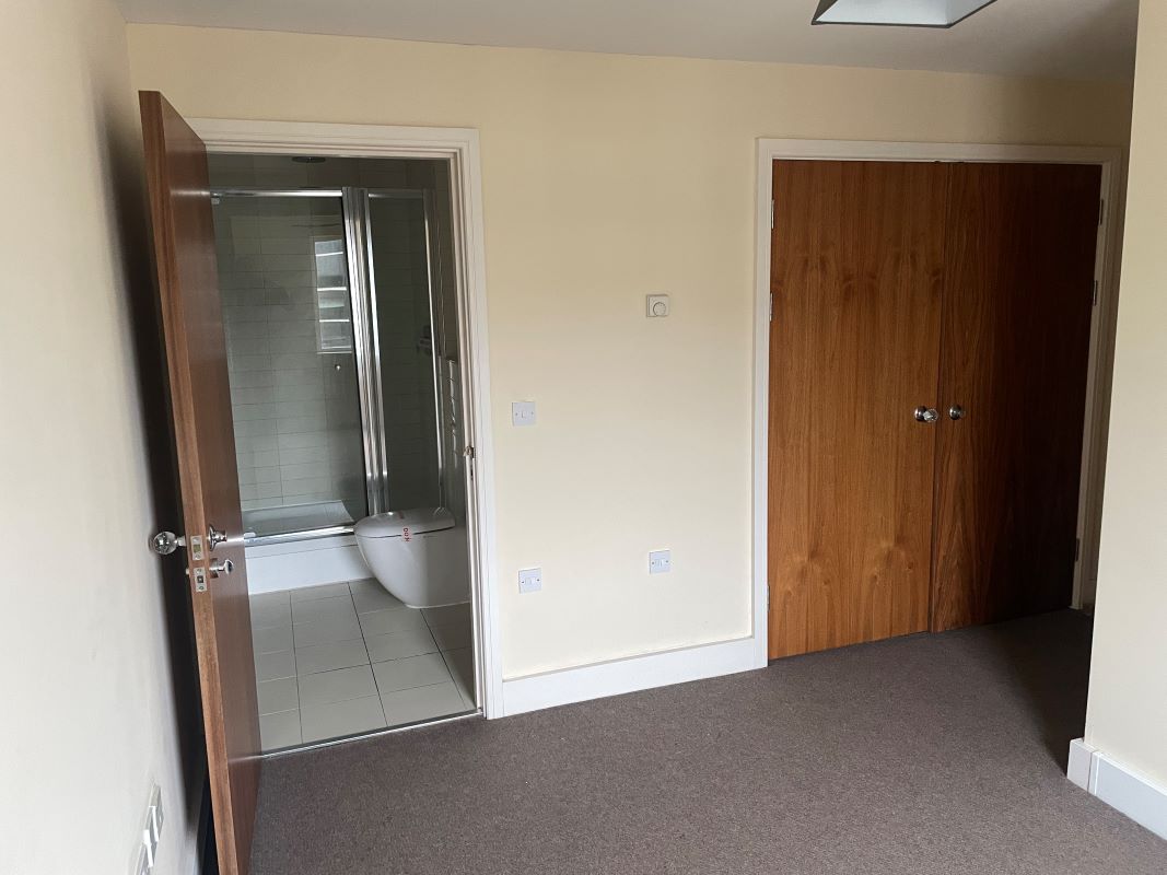 Falcon Drive, Cardiff, South Glamorgan, CF10 4RH - Online Auctions