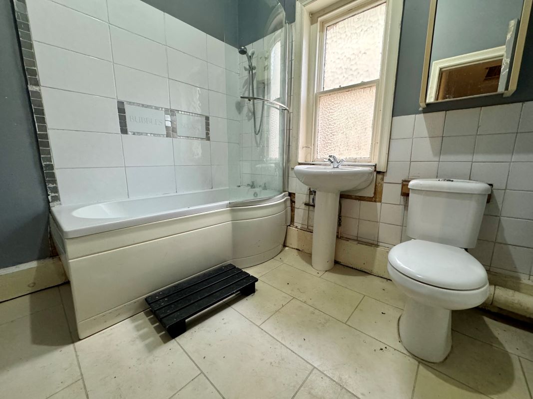 275 High Street, Connahs Quay, Deeside, Clwyd, CH5 4DJ - Online Auctions