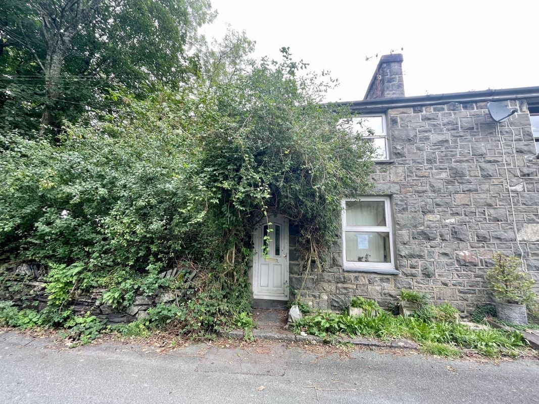 1 Syenite Terrace, Minffordd, Penrhyndeudraeth, Gwynedd, LL48 6HP - Online Auctions