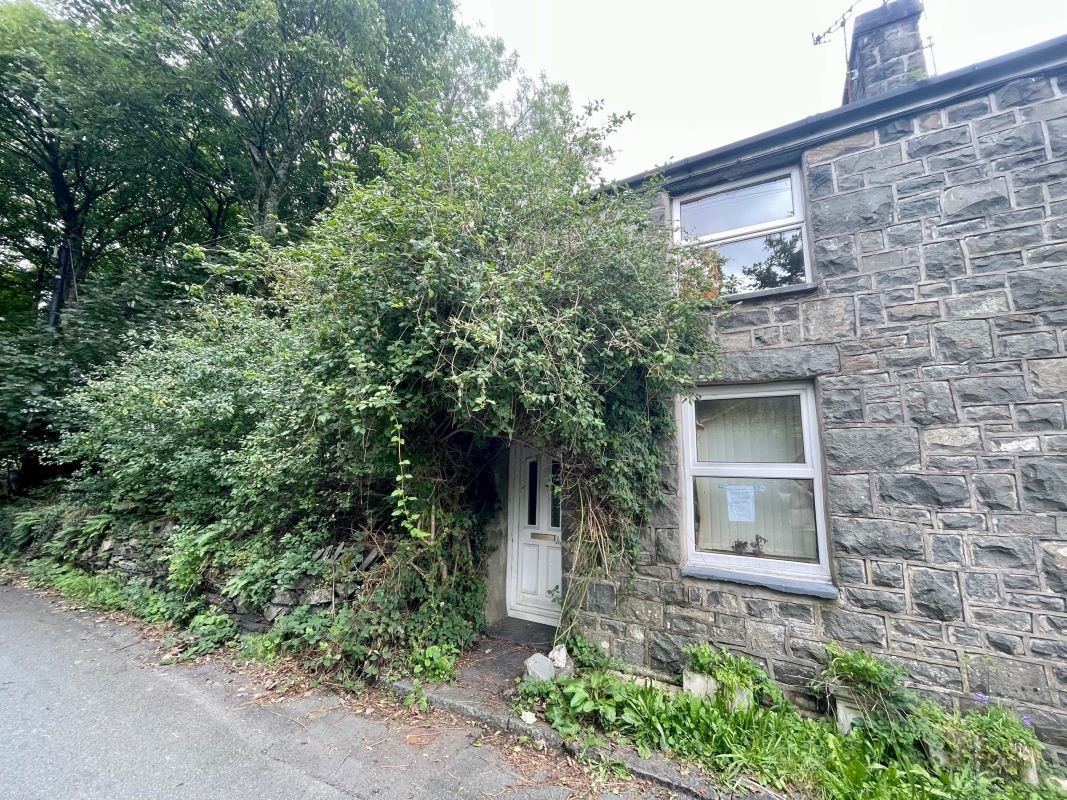 1 Syenite Terrace, Minffordd, Penrhyndeudraeth, Gwynedd, LL48 6HP - Online Auctions
