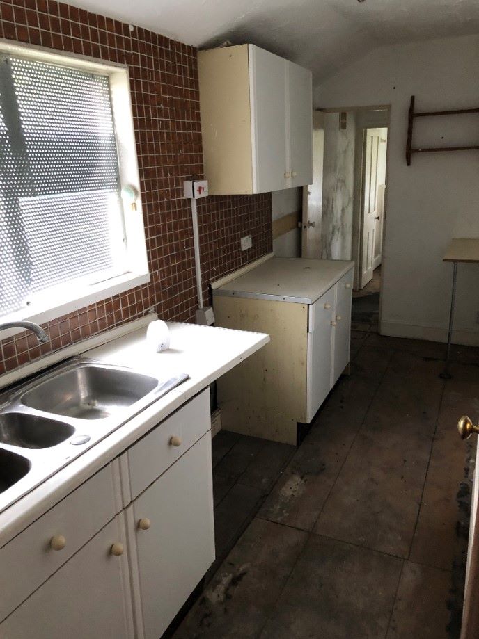 Morriston, West Glamorgan, SA6 8BD - Online Auctions
