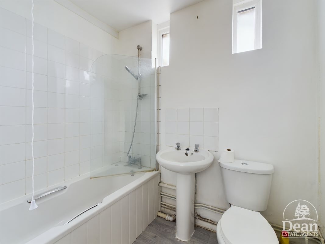Cinderford, Gloucestershire, GL14 2RW - Online Auctions