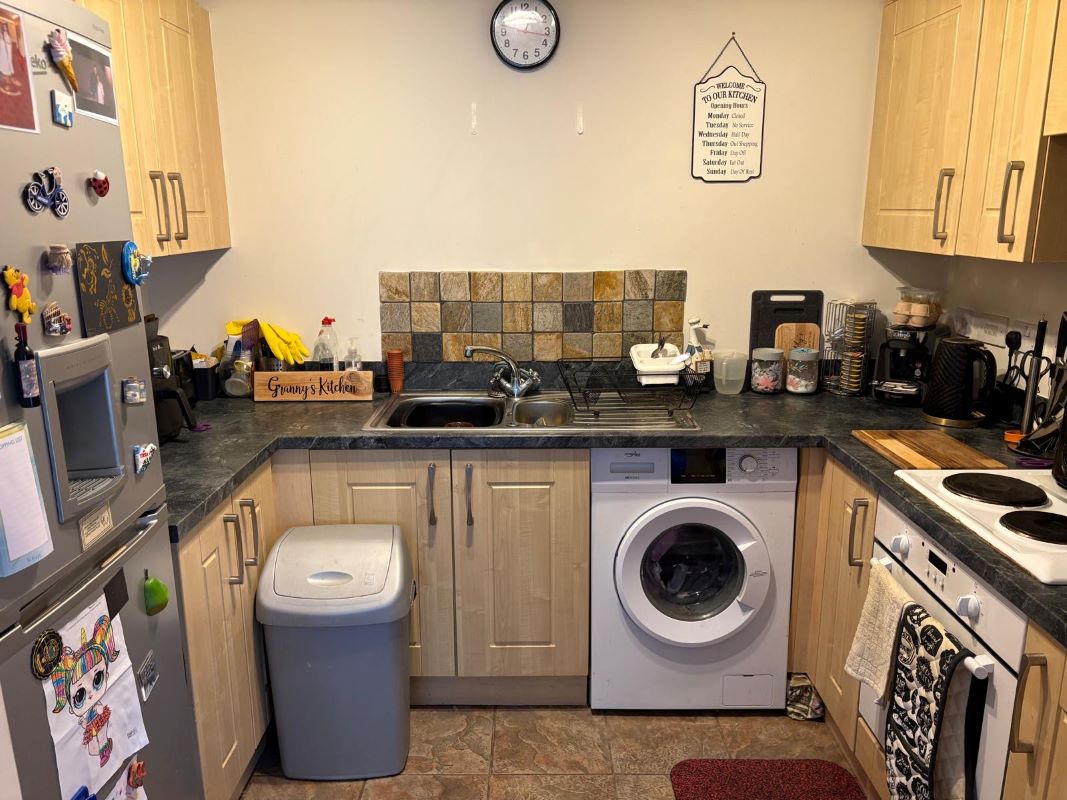 Jamaica Circle, Newport, Gwent, NP10 8AN - Online Auctions