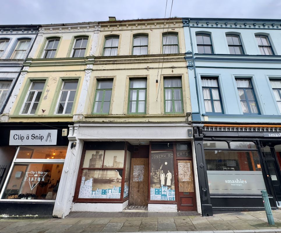 Caernarfon, Gwynedd, LL55 1AG - Online Auctions