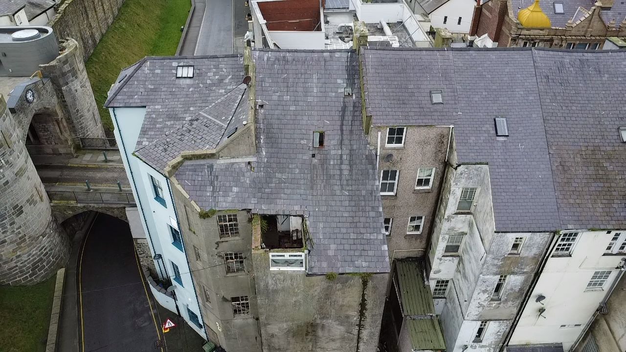 Caernarfon, Gwynedd, LL55 1AG - Online Auctions