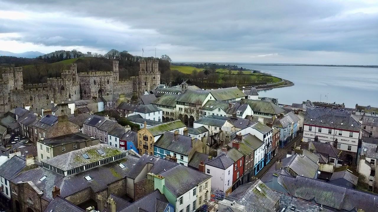 Caernarfon, Gwynedd, LL55 1AG - Online Auctions