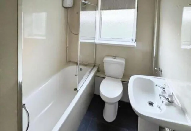 100 Cecil Street, Swansea, West Glamorgan, SA5 8QH - Online Auctions