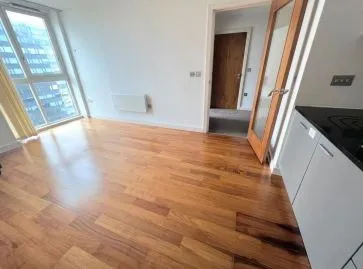 Property for Auction in Wales - 106 Admiral House 38-42, Newport Road, Cardiff, Cardiff CF24 0DP