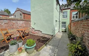 Property for Auction in Wales - 5 Orme Terrace, Bangor, Gwynedd LL57 2YT