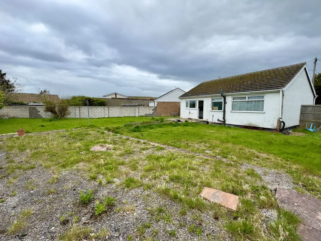 Towyn, Abergele, Clwyd, LL22 9LW - Online Auctions
