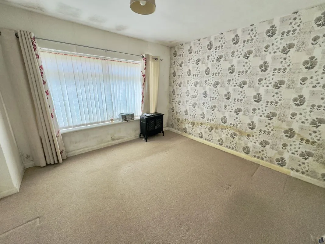 Towyn, Abergele, Clwyd, LL22 9LW - Online Auctions