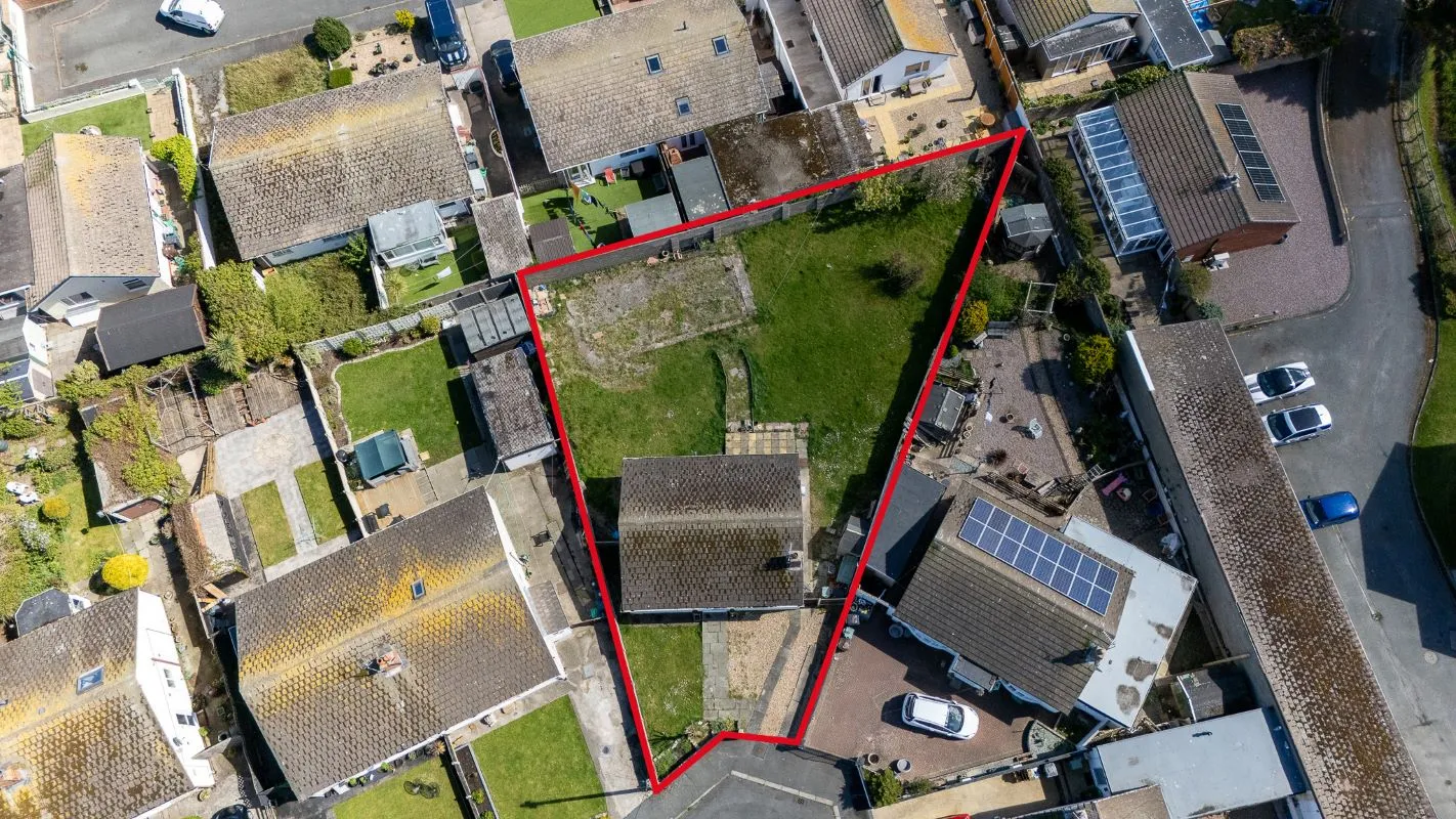 Towyn, Abergele, Clwyd, LL22 9LW - Online Auctions
