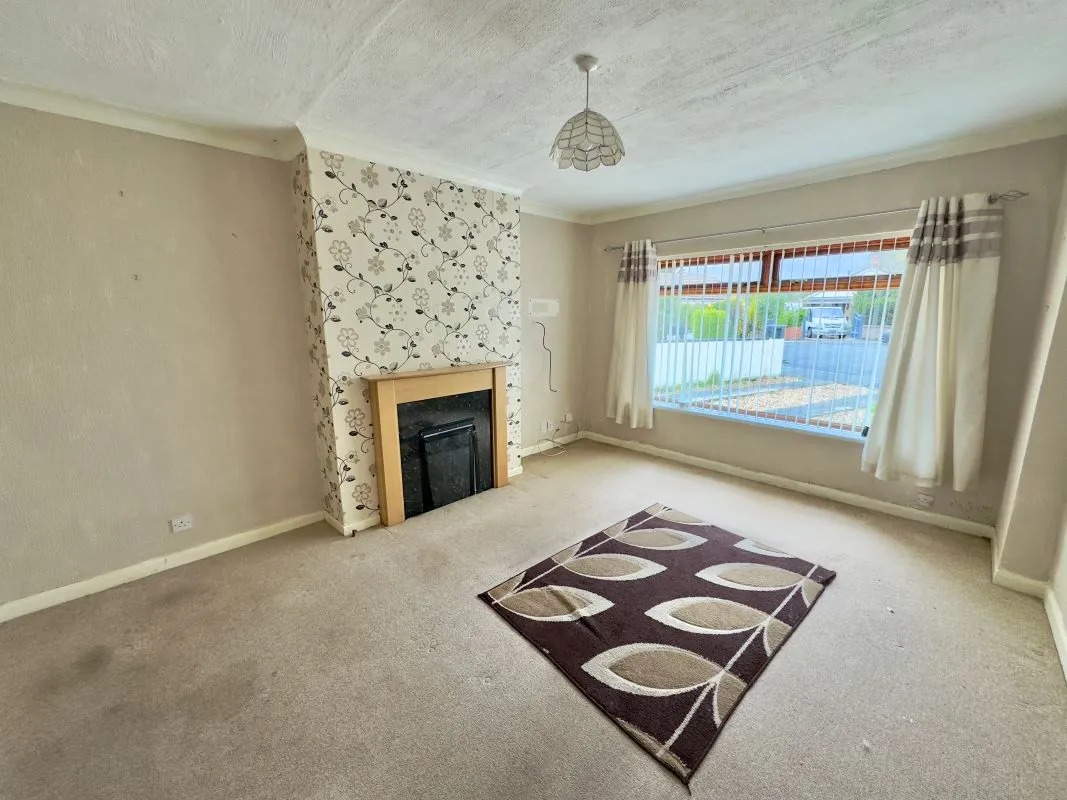 Towyn, Abergele, Clwyd, LL22 9LW - Online Auctions