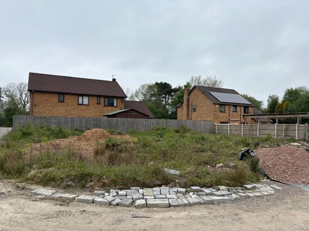 Waunarlwydd, Swansea, SA5 4SJ - Online Auctions