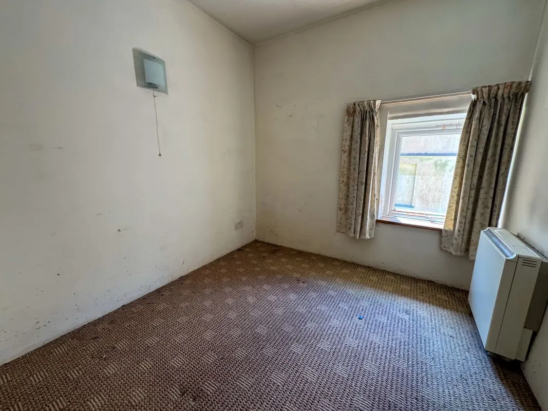 Deiniolen, Caernarfon, Gwynedd, LL55 3LU - Online Auctions