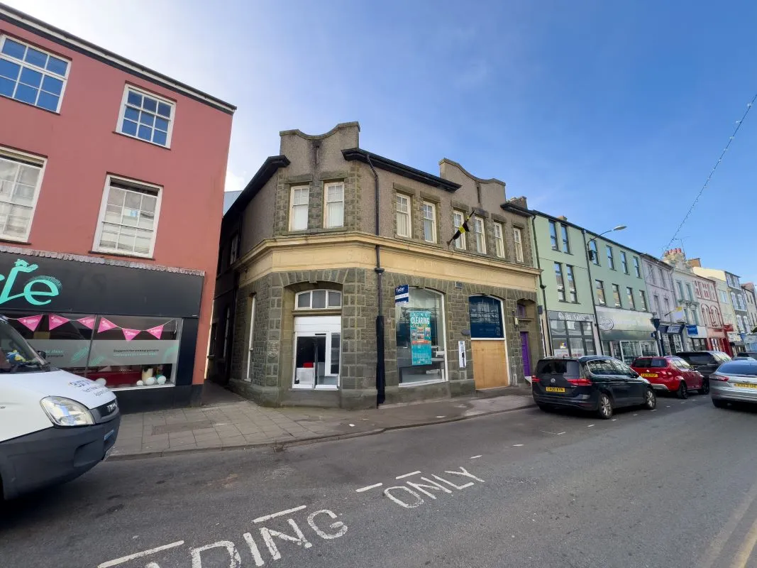 64 High Street, Pwllheli, Gwynedd, LL53 5RR - Online Auctions