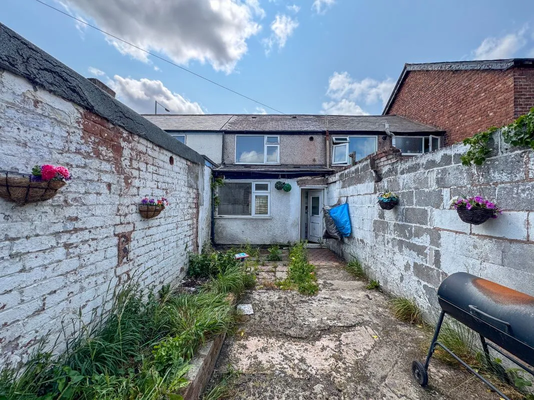 Oakenholt, Flint, Clwyd, CH6 5DY - Online Auctions