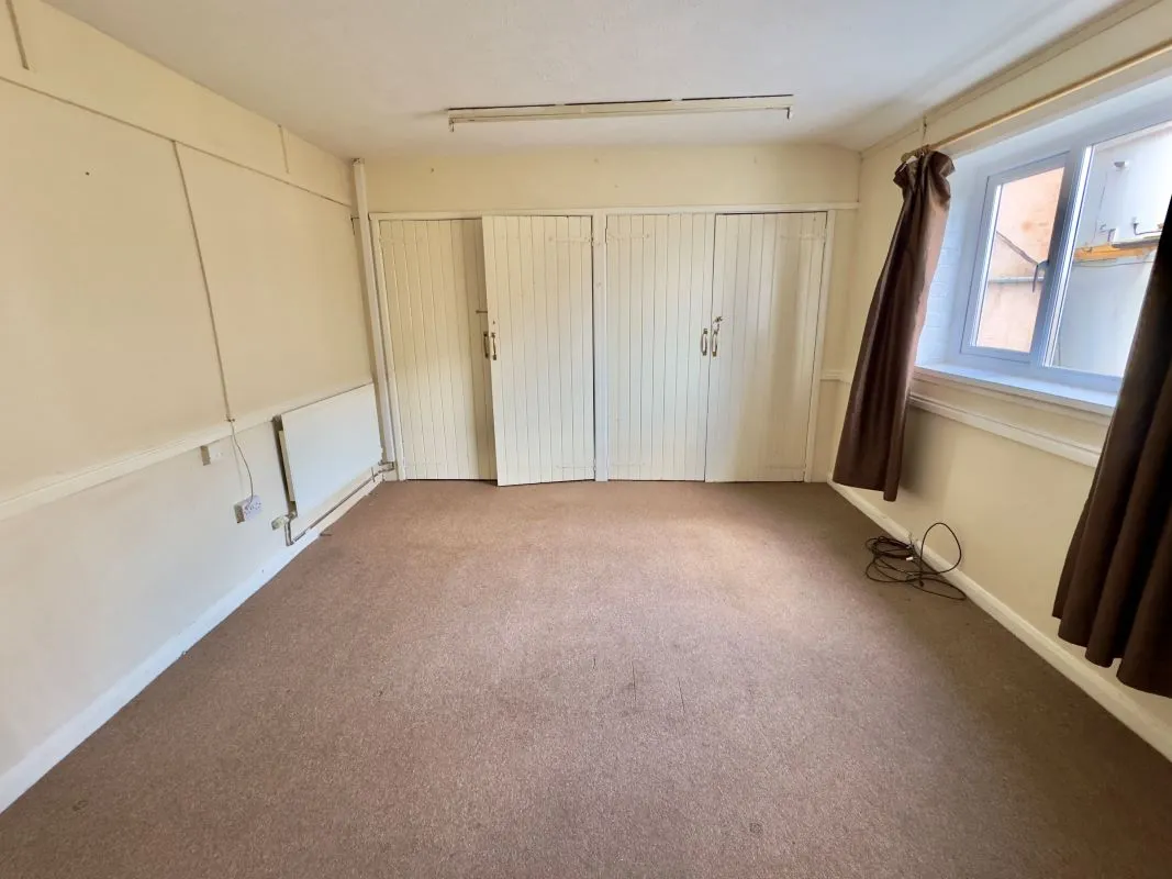 Holywell, Clwyd, CH8 7TE - Online Auctions