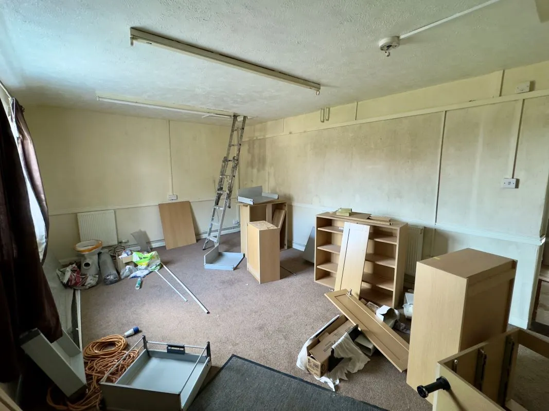 Holywell, Clwyd, CH8 7TE - Online Auctions
