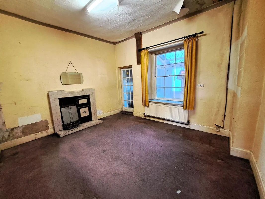 Defynnog, Brecon, Powys, LD3 8SE - Online Auctions