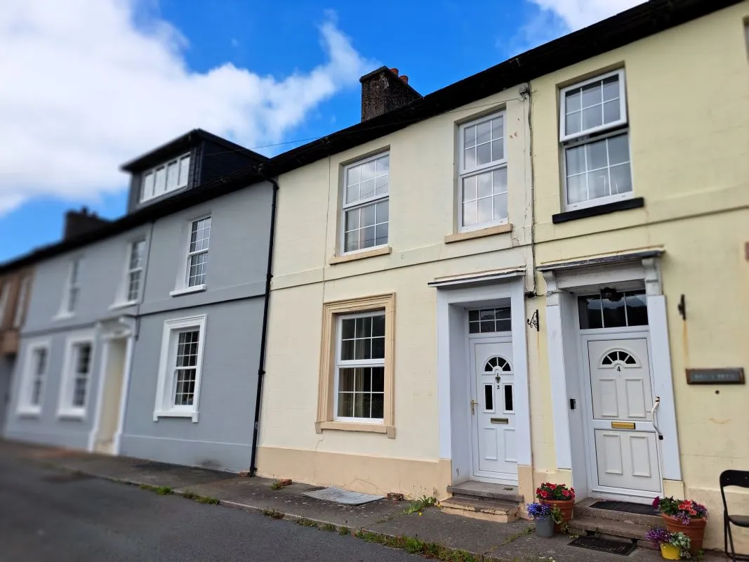 Defynnog, Brecon, Powys, LD3 8SE - Online Auctions
