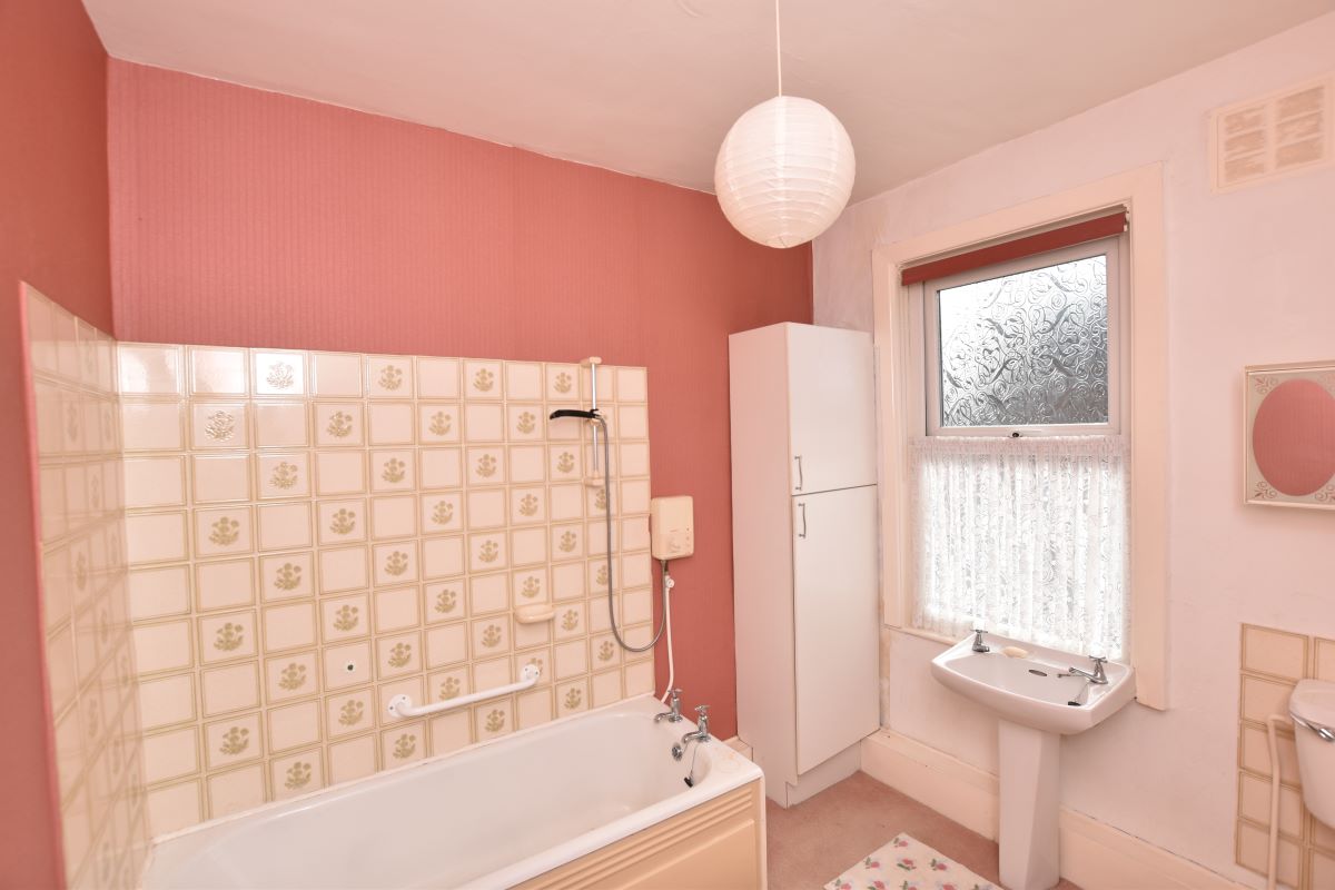 Hayleigh Avenue, Leeds, West Yorkshire, LS13 3NJ - Online Auctions