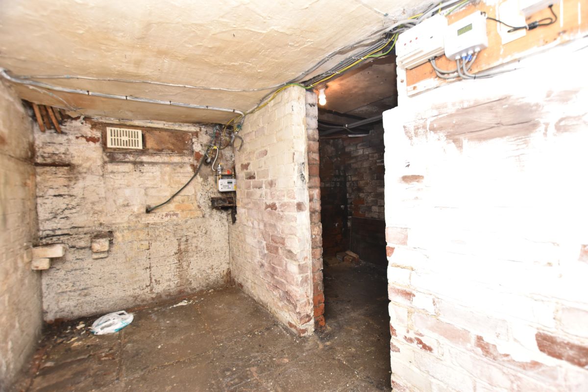 Hayleigh Avenue, Leeds, West Yorkshire, LS13 3NJ - Online Auctions