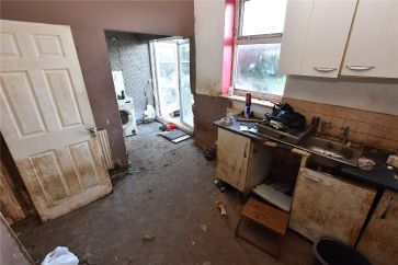 Property for Auction in West Yorkshire - 1 Bainton Grove, Hull, Hull, East Riding Of Yorks HU6 8SY
