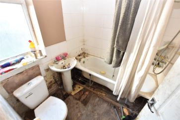 Property for Auction in West Yorkshire - 1 Bainton Grove, Hull, Hull, East Riding Of Yorks HU6 8SY
