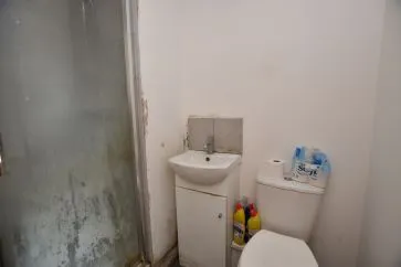 Property for Auction in West Yorkshire - Flat 816, Colonnade House, 201 Sunbridge Road, Bradford, West Yorkshire BD1 2BE