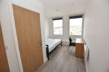 Property for Auction in West Yorkshire - Flat 804, Colonnade House, 201 Sunbridge Road, Bradford, West Yorkshire BD1 2BE