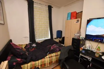 Property for Auction in West Yorkshire - 7 Woodview Mount, Leeds, West Yorkshire LS11 6LG