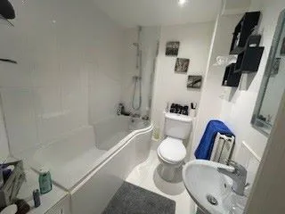 Town Street, Yeadon, Leeds, West Yorkshire, LS19 7EQ - Online Auctions