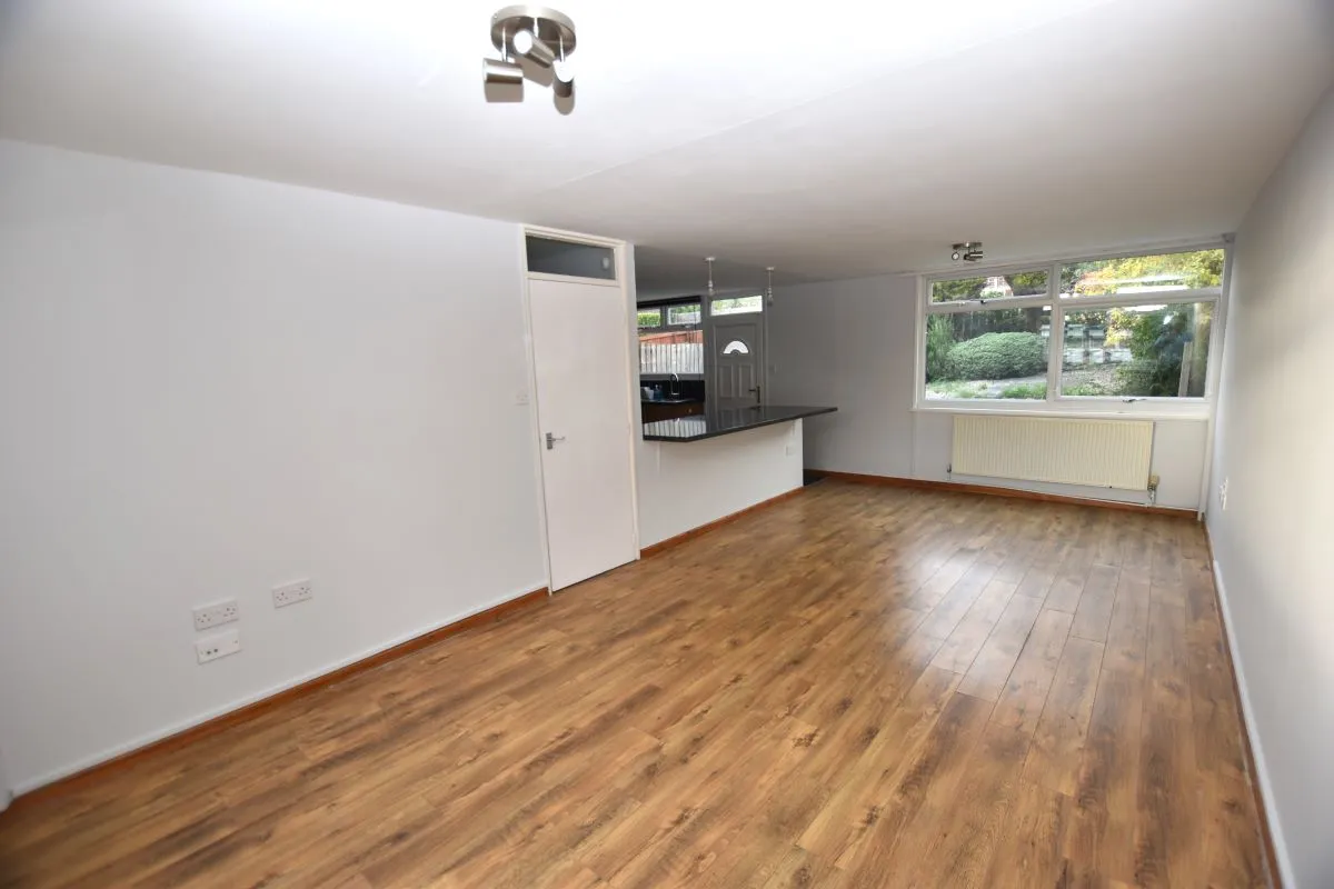 Fir Tree Vale, Leeds, West Yorkshire, LS17 7EY - Online Auctions