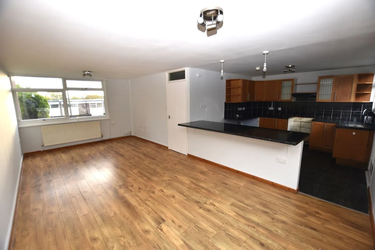 Fir Tree Vale, Leeds, West Yorkshire, LS17 7EY - Online Auctions