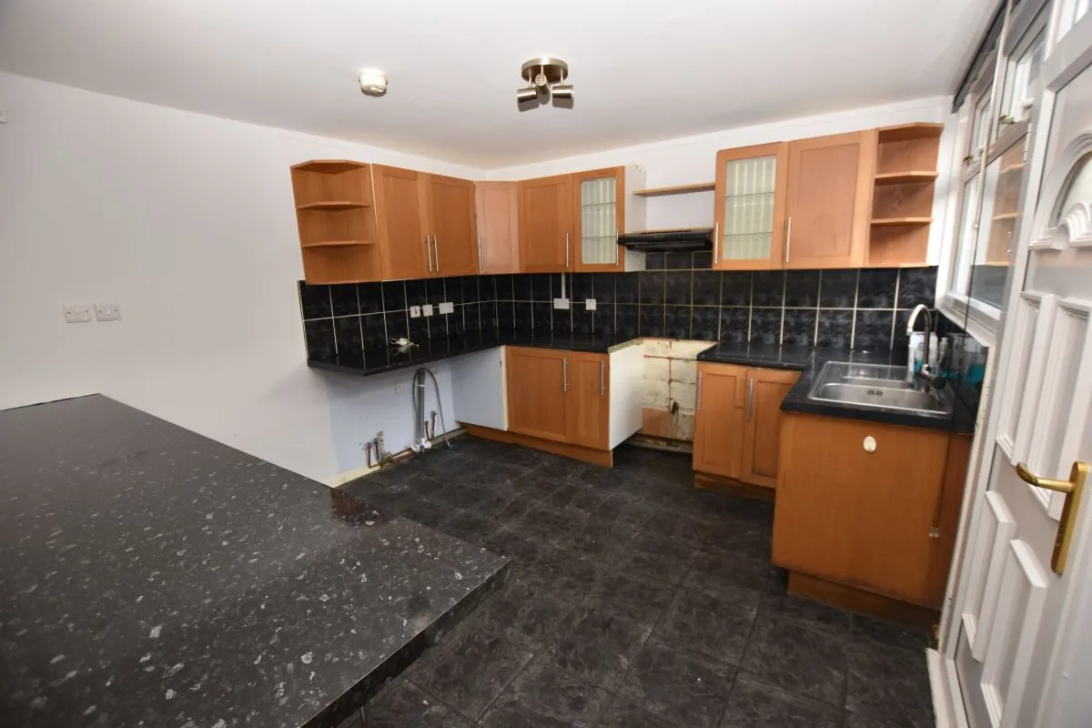 Fir Tree Vale, Leeds, West Yorkshire, LS17 7EY - Online Auctions