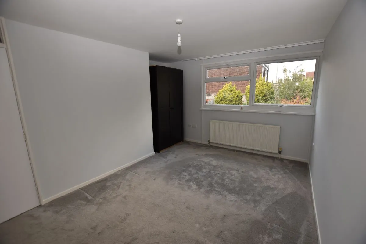 Fir Tree Vale, Leeds, West Yorkshire, LS17 7EY - Online Auctions