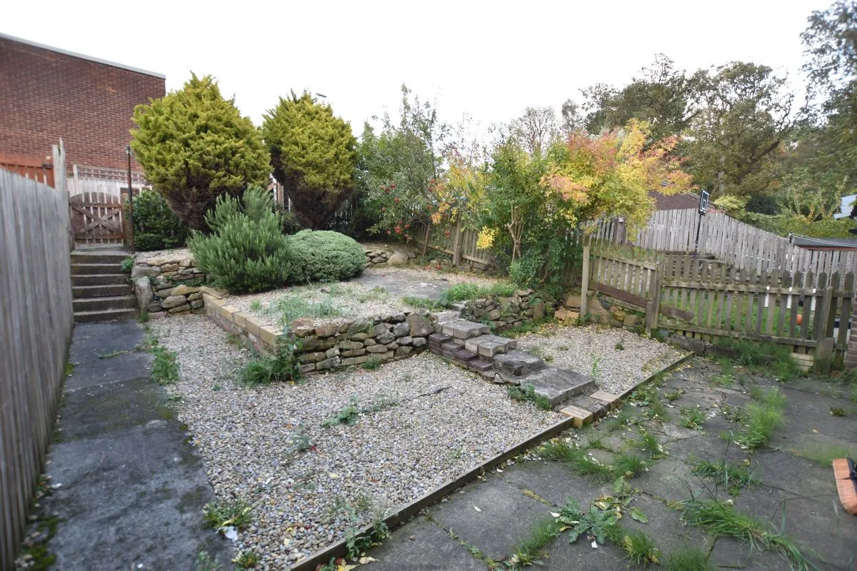 Fir Tree Vale, Leeds, West Yorkshire, LS17 7EY - Online Auctions