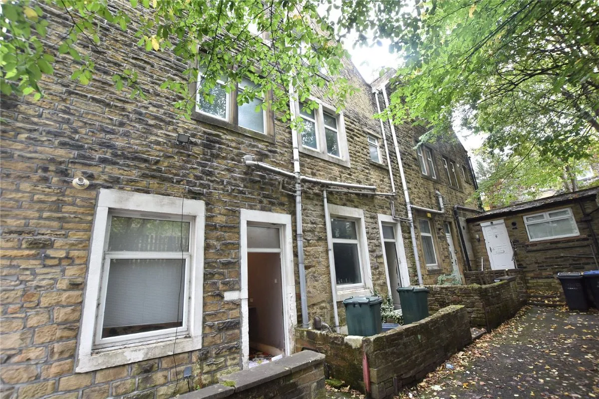 Oakworth Road, Keighley, West Yorkshire, BD21 1QH - Online Auctions